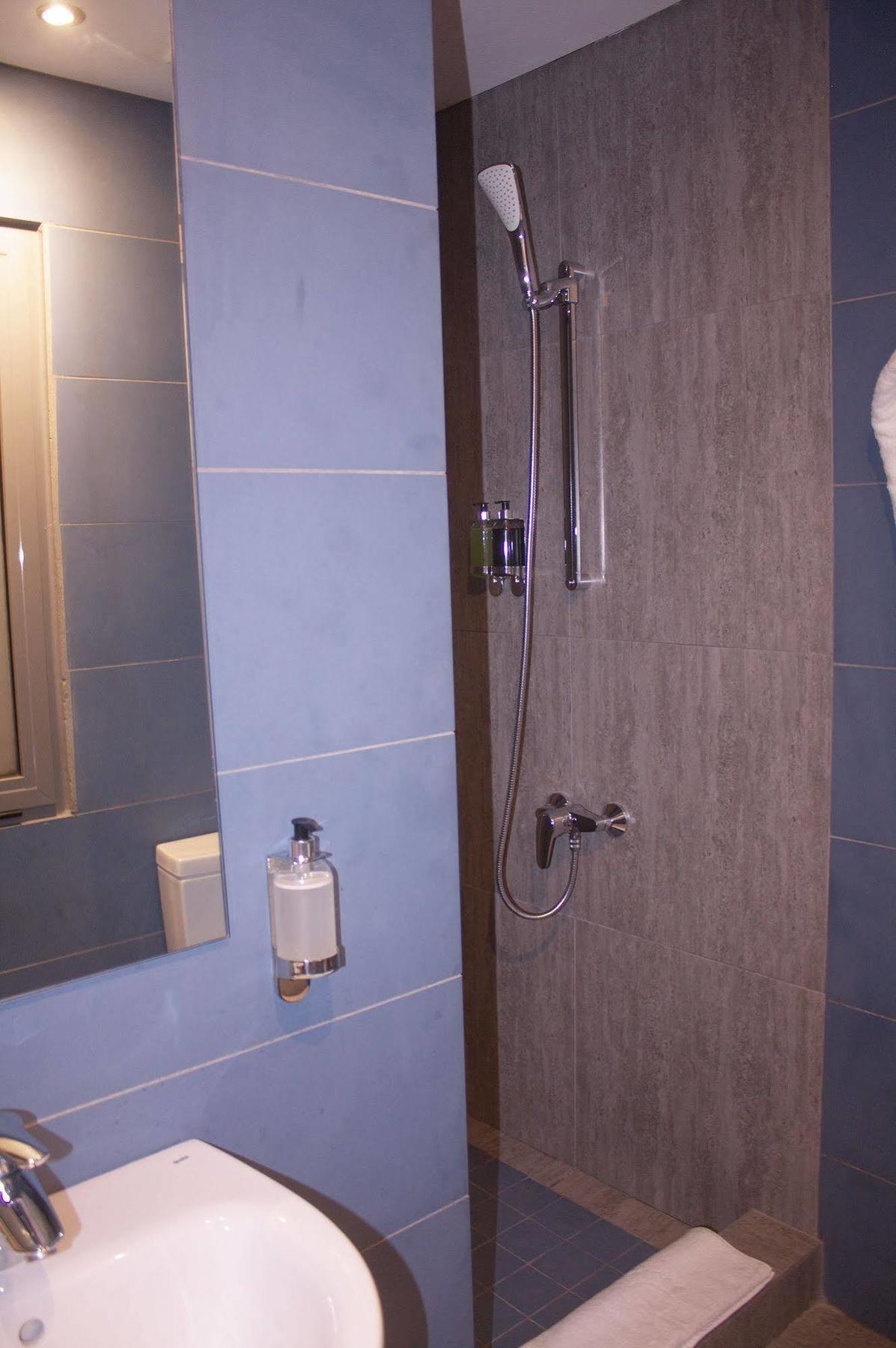 Wiaboman Urbano Hotel By Roots מראה חיצוני תמונה